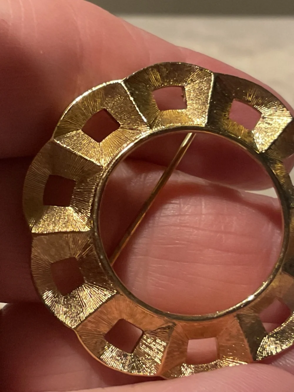 Monet Brooch Wreath Goldtone Vintage 1.5” diameter